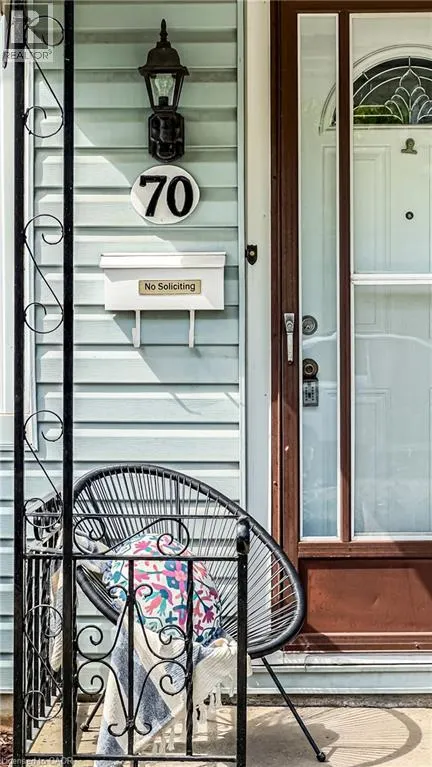 70 POULETTE Street