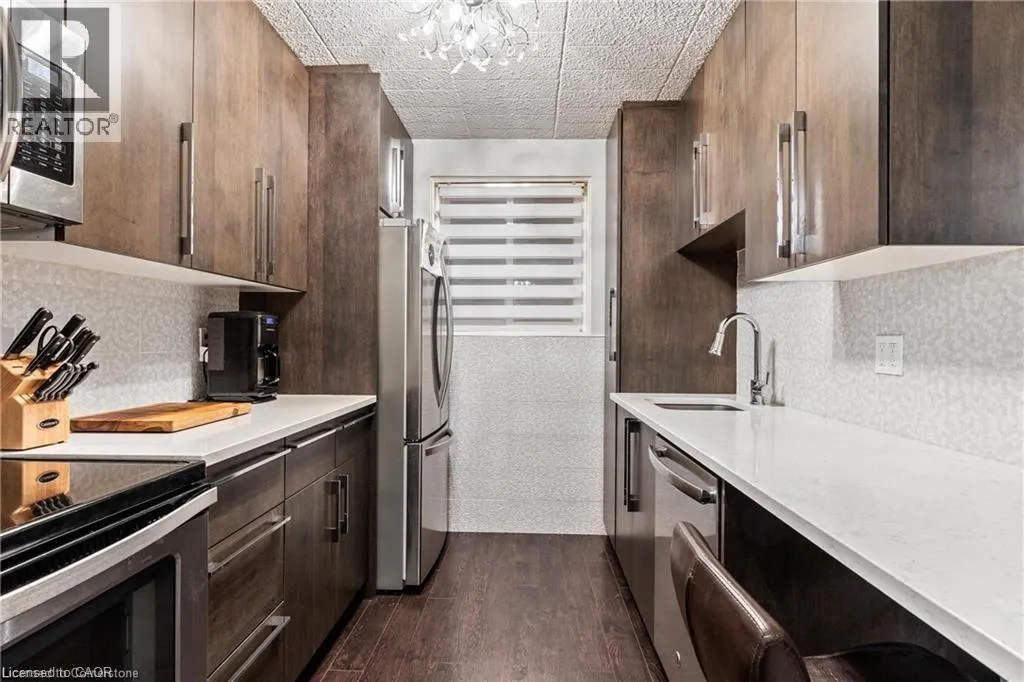 6 WALTON Avenue Unit# 310, #310