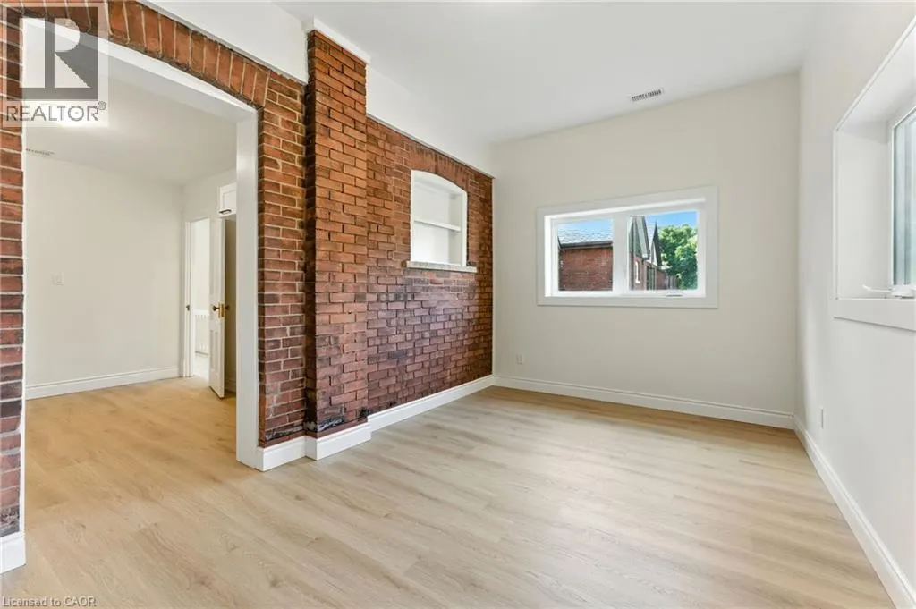 176 BALSAM Avenue S Unit# 2, #2