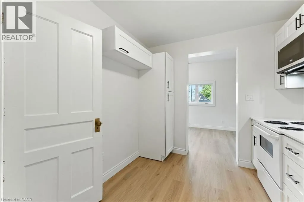 176 BALSAM Avenue S Unit# 2, #2