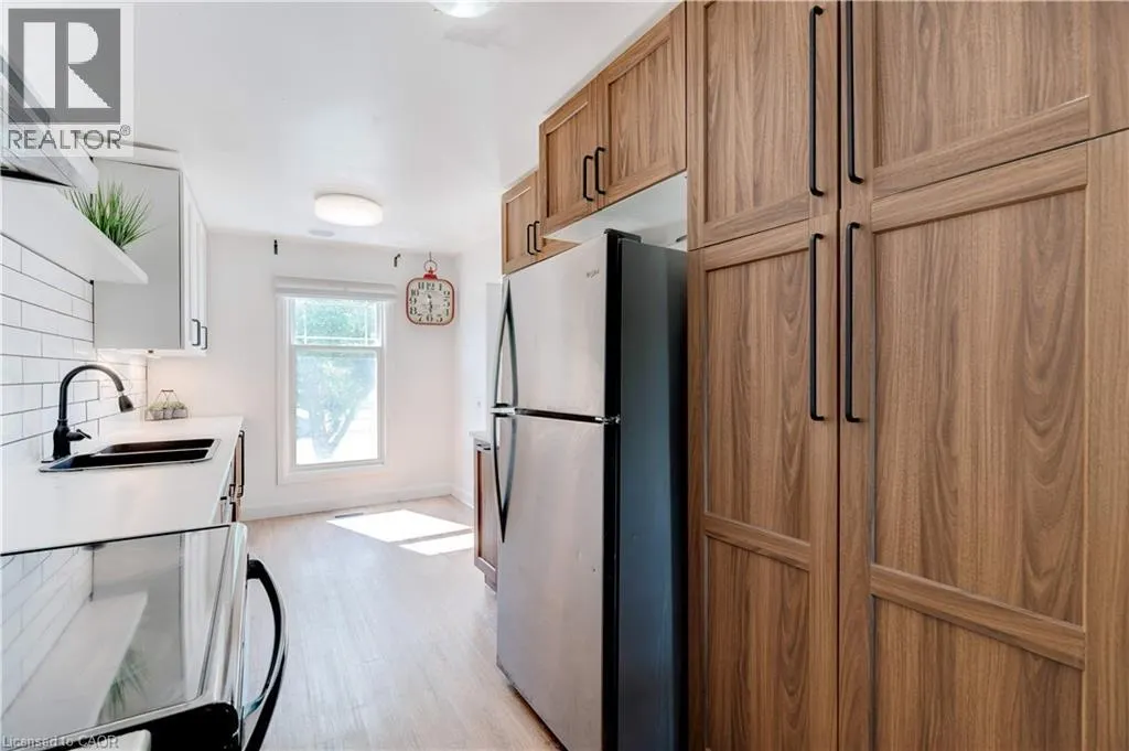 2261 LEOMINSTER Drive