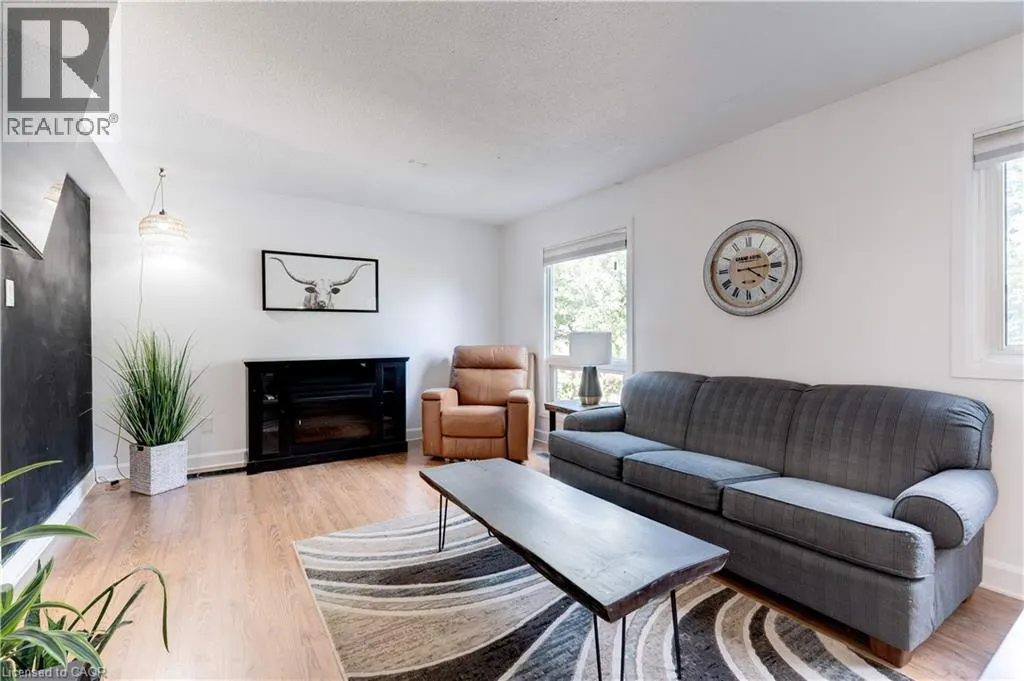 2261 LEOMINSTER Drive