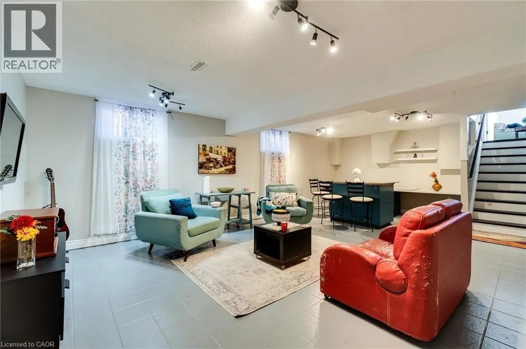 18 PAVAROTTI Court