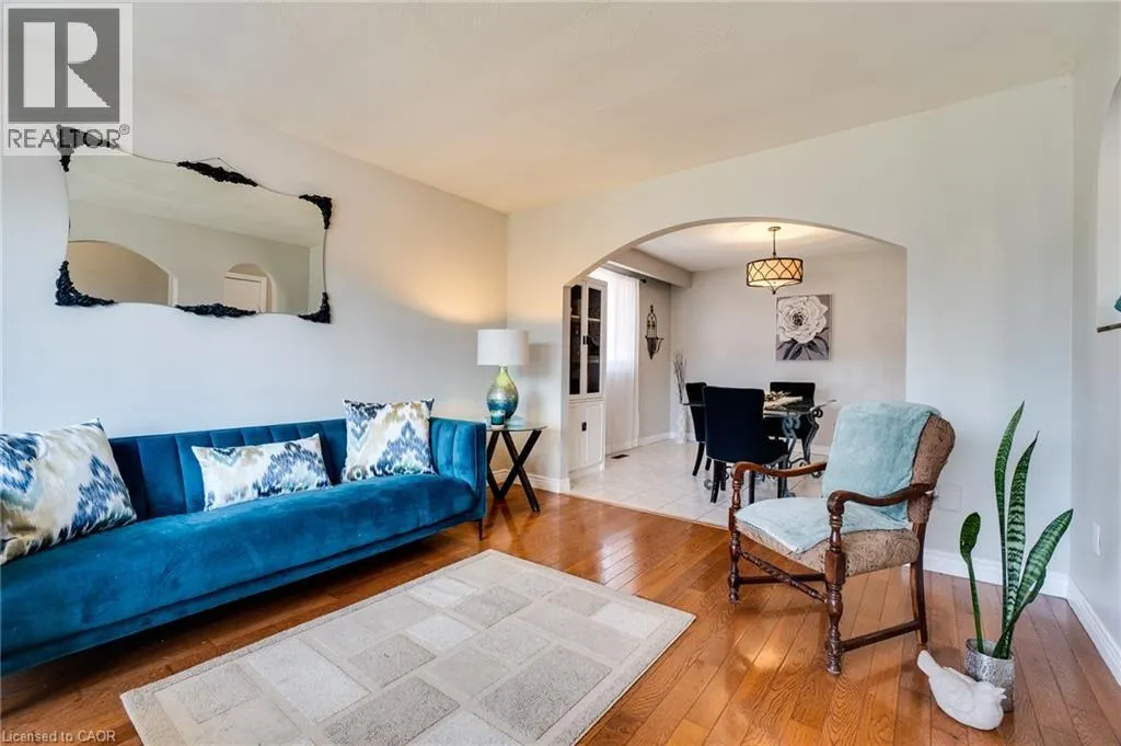 18 PAVAROTTI Court