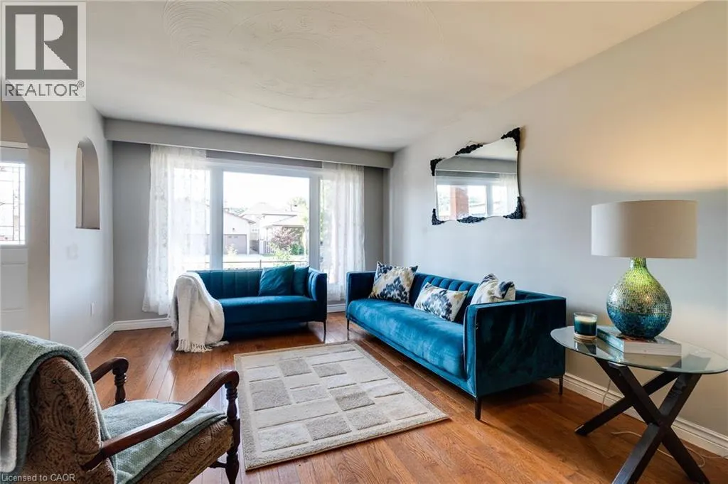 18 PAVAROTTI Court