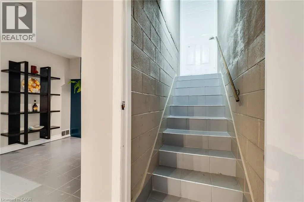 18 PAVAROTTI Court