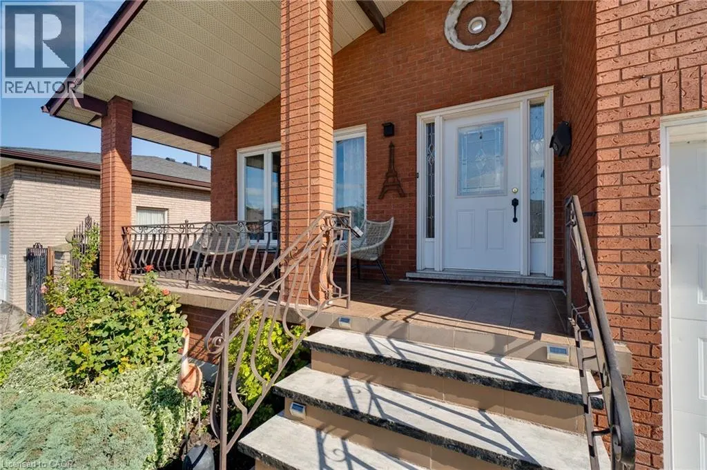 18 PAVAROTTI Court