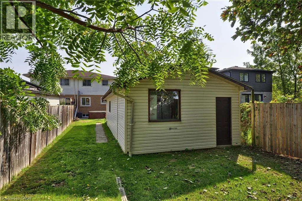 16 BLAIN Avenue