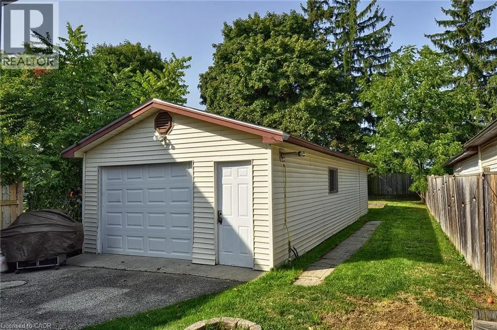 16 BLAIN Avenue