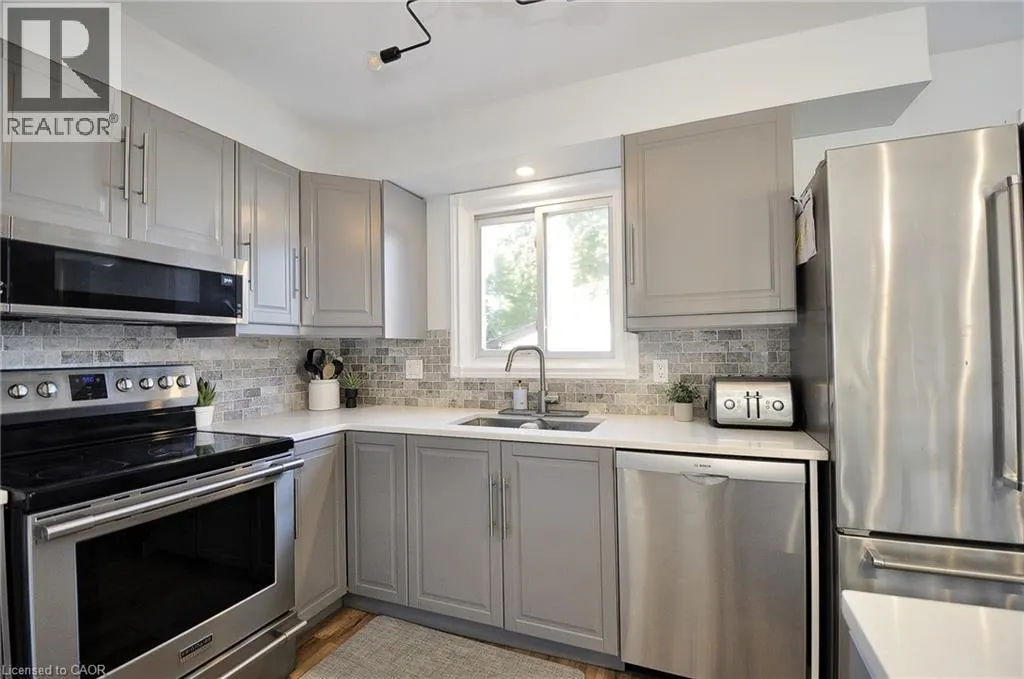 16 BLAIN Avenue