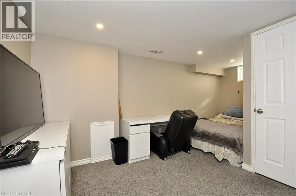 16 BLAIN Avenue