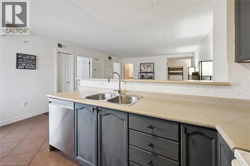 415 GRANGE Road Unit# 212, #212