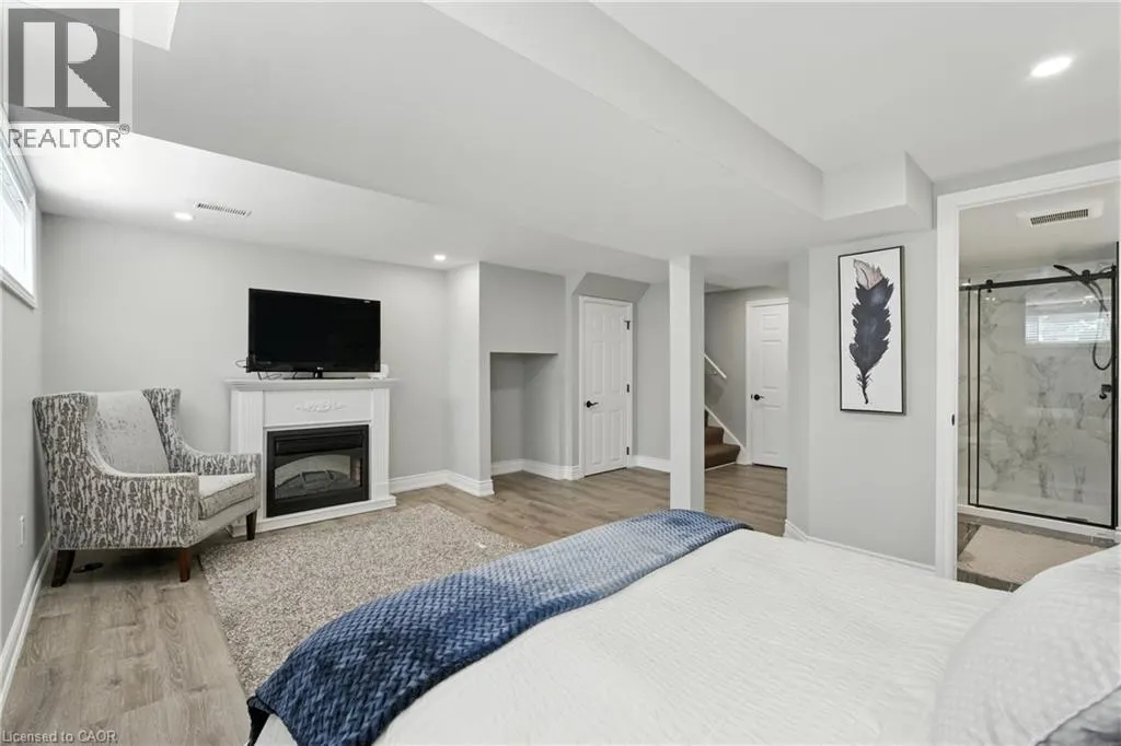 4326 HILLVIEW Drive