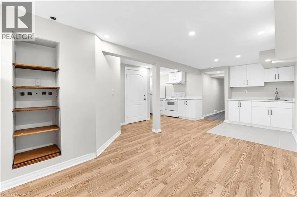 119 NICKOLAS Crescent