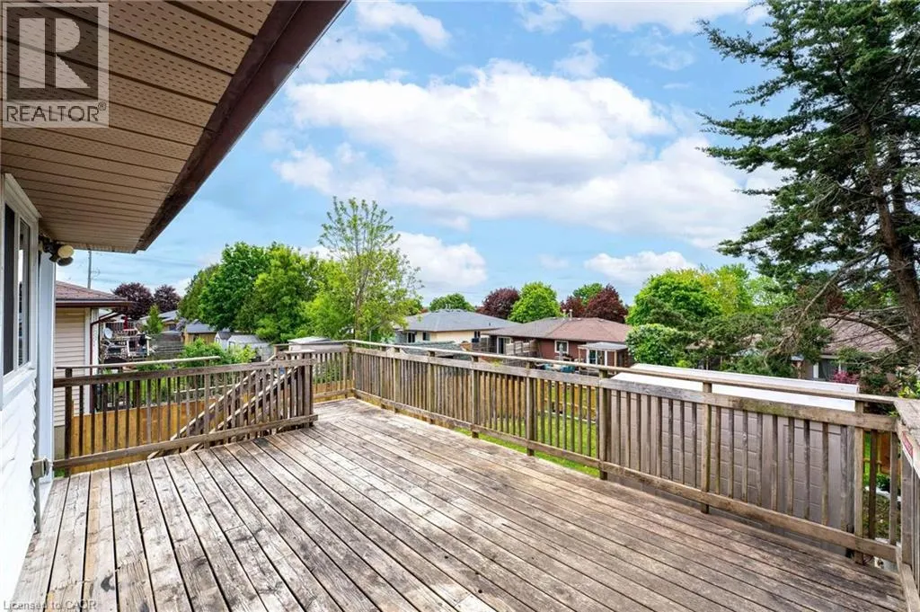 119 NICKOLAS Crescent