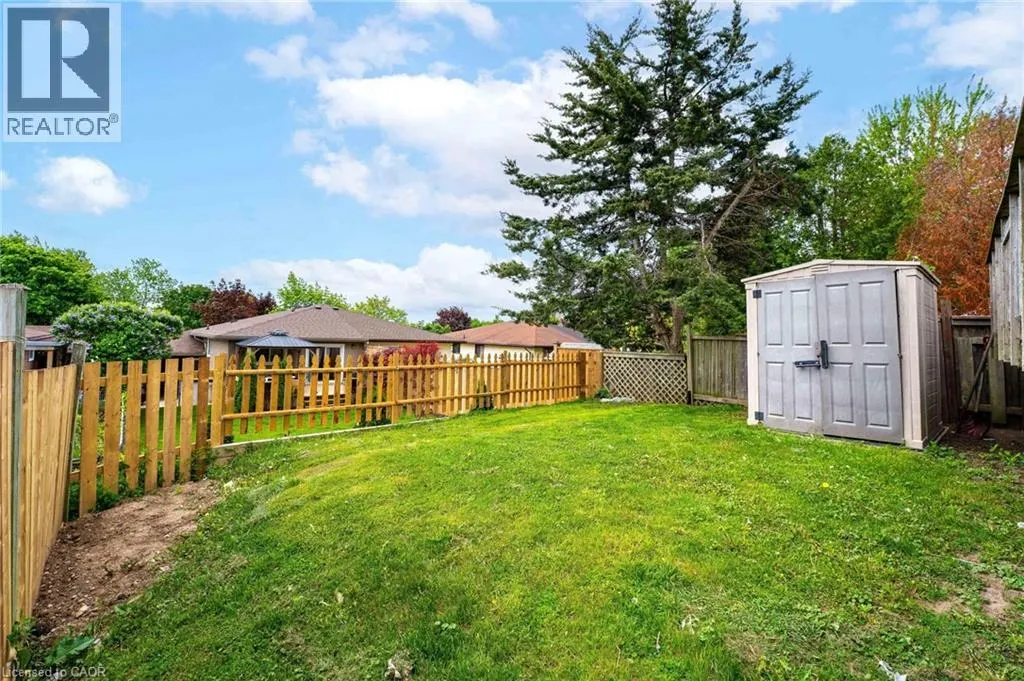 119 NICKOLAS Crescent