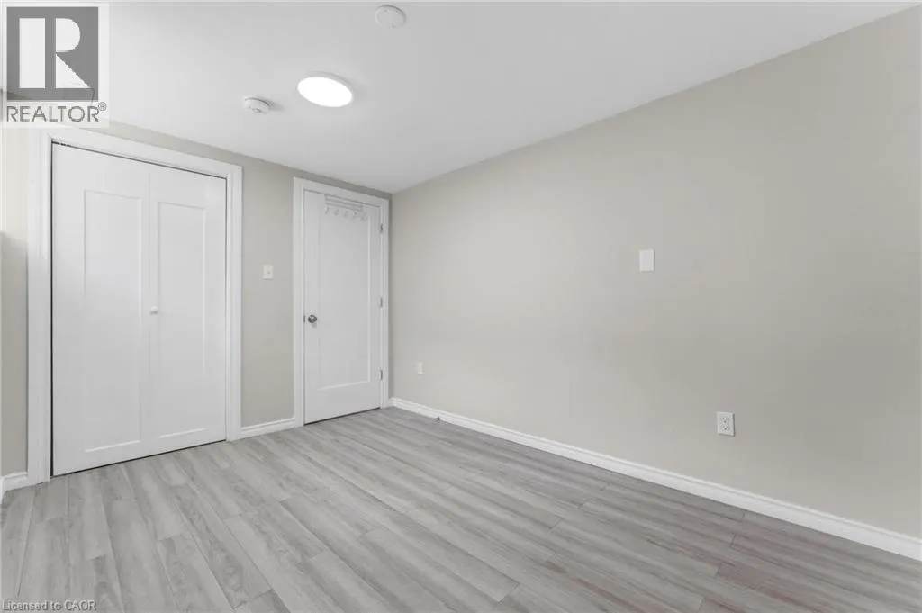 119 NICKOLAS Crescent