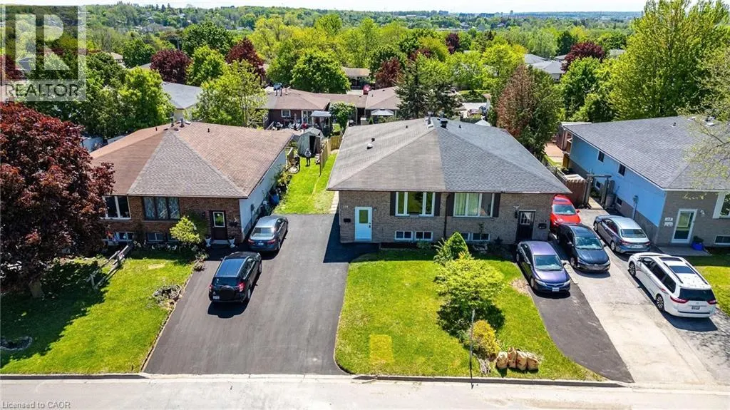 119 NICKOLAS Crescent