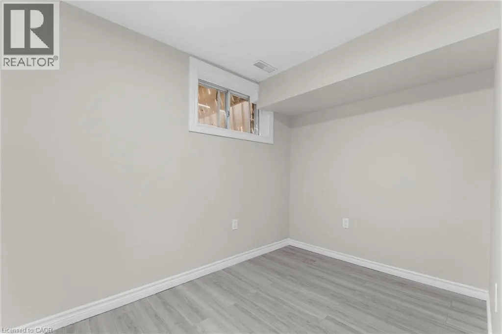 119 NICKOLAS Crescent