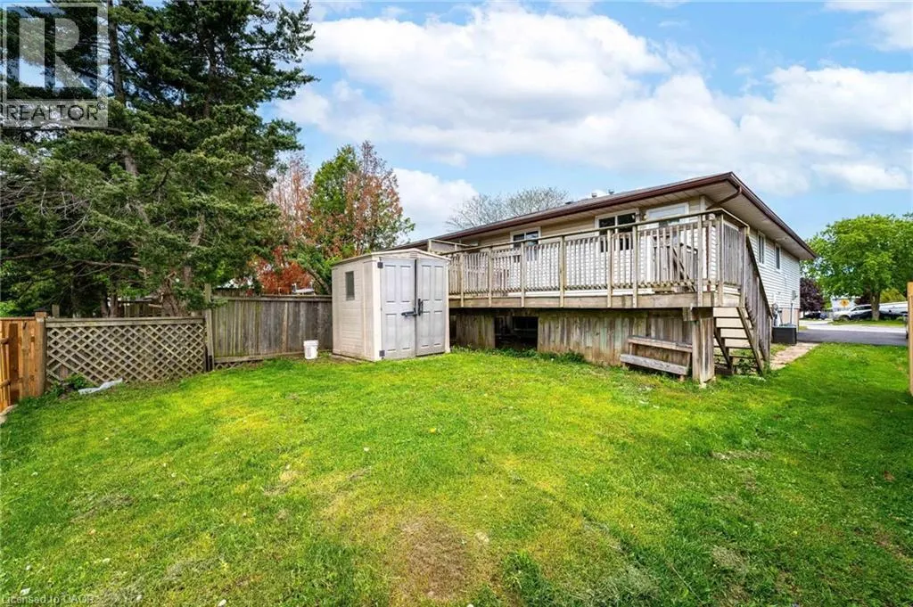 119 NICKOLAS Crescent