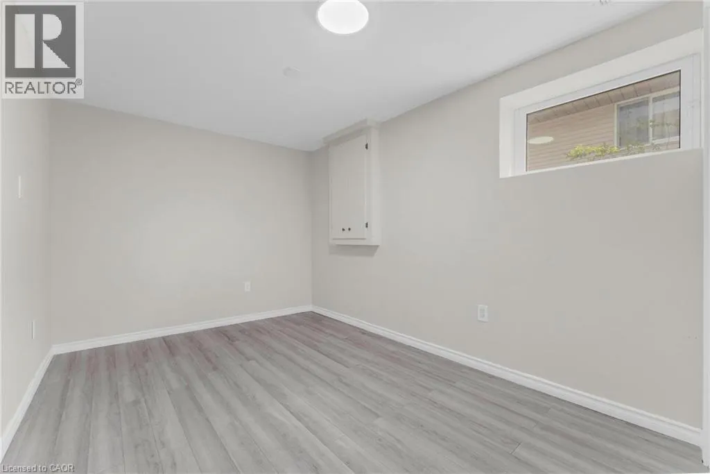 119 NICKOLAS Crescent