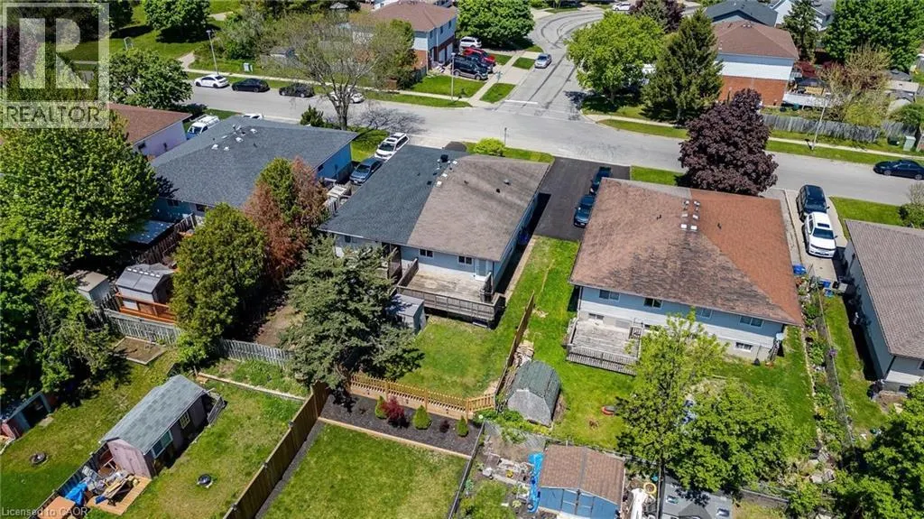 119 NICKOLAS Crescent