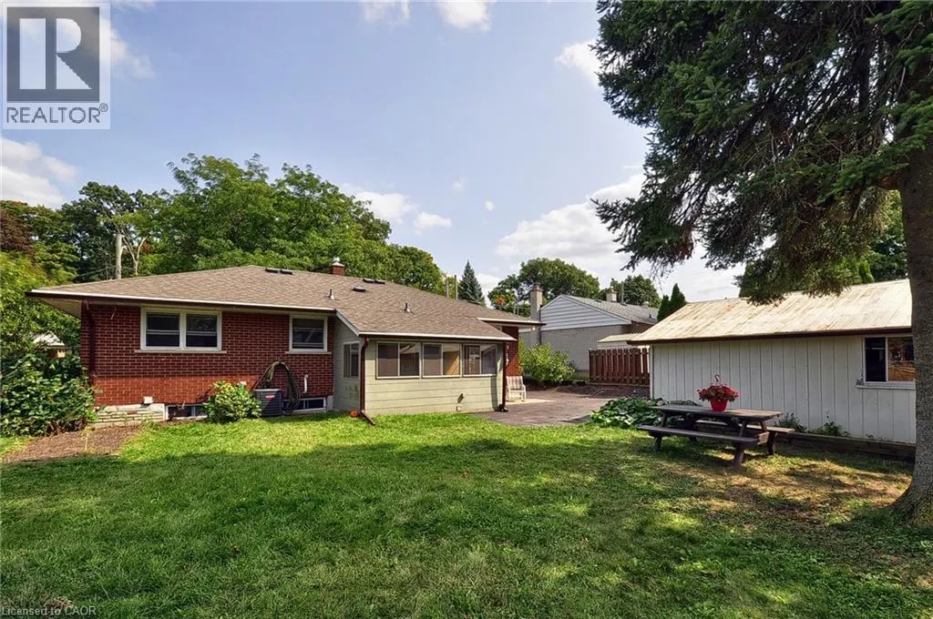8 HEATHER Avenue