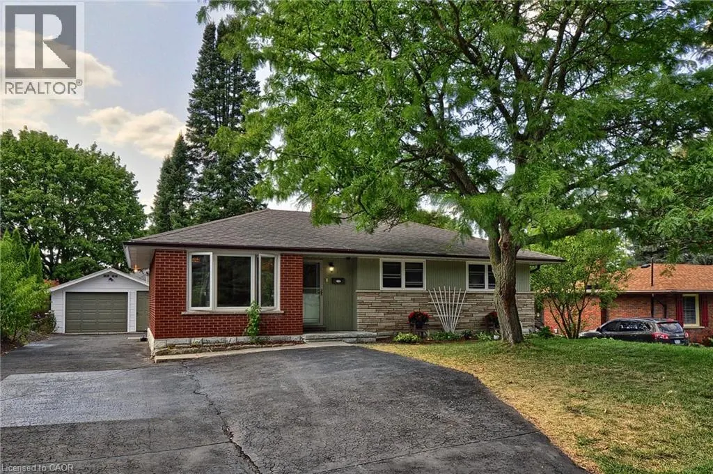 8 HEATHER Avenue