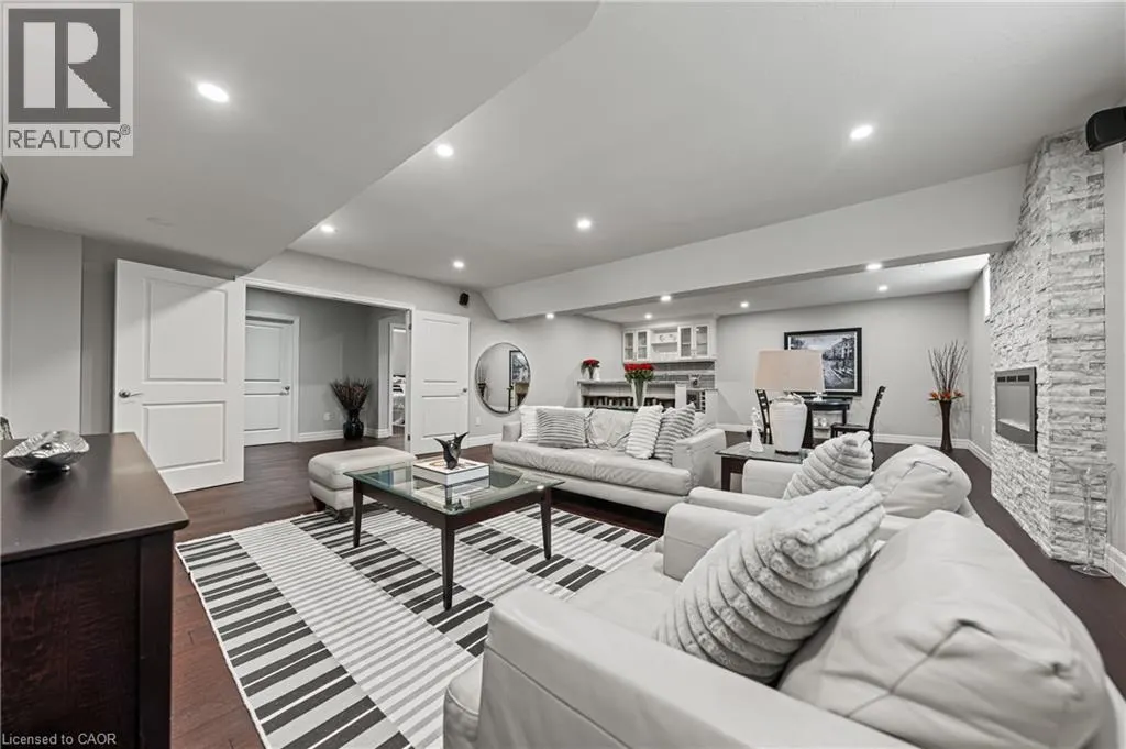308 DEERFOOT Trail