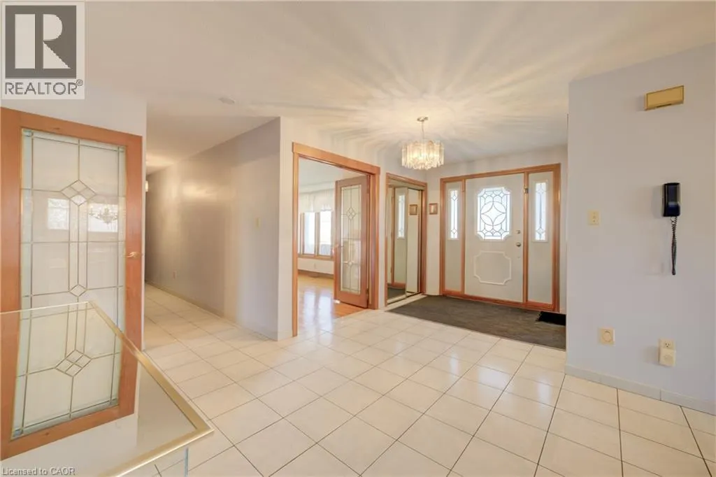9 STONECLIFF Court