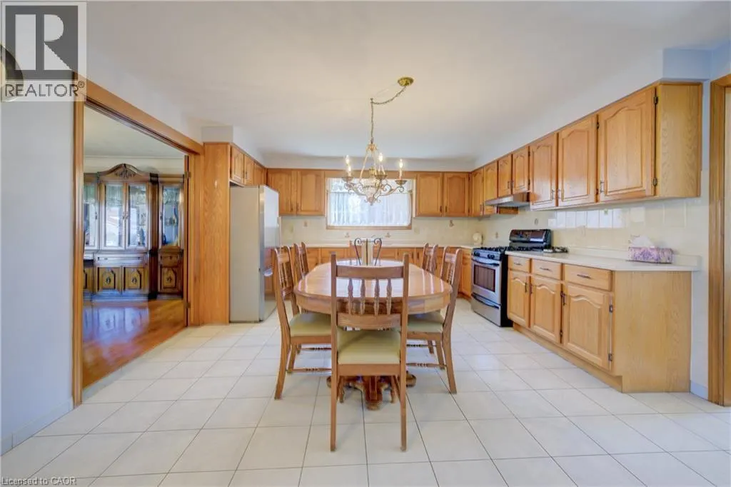 9 STONECLIFF Court