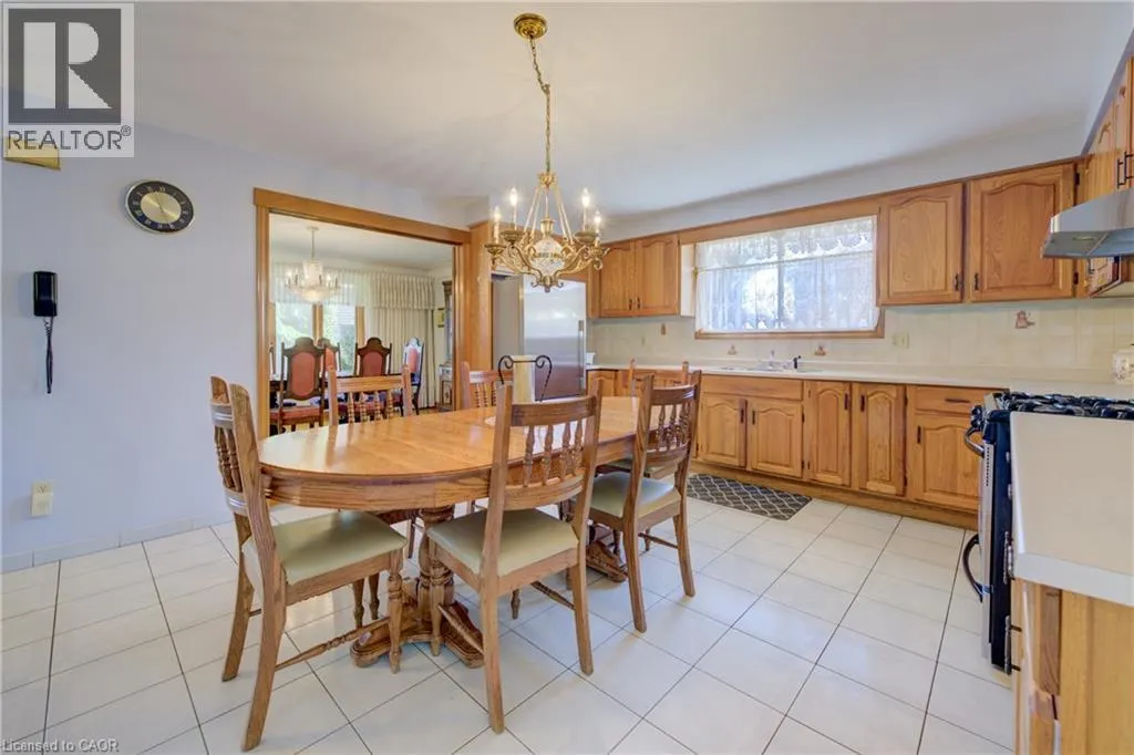 9 STONECLIFF Court
