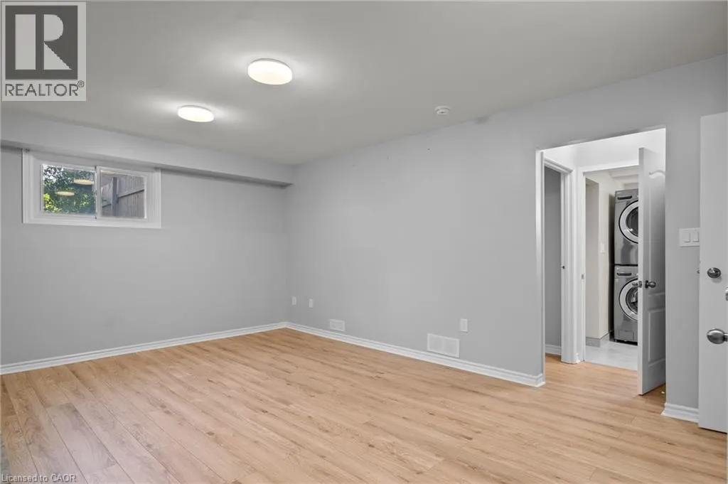 15 WINDFIELD Crescent