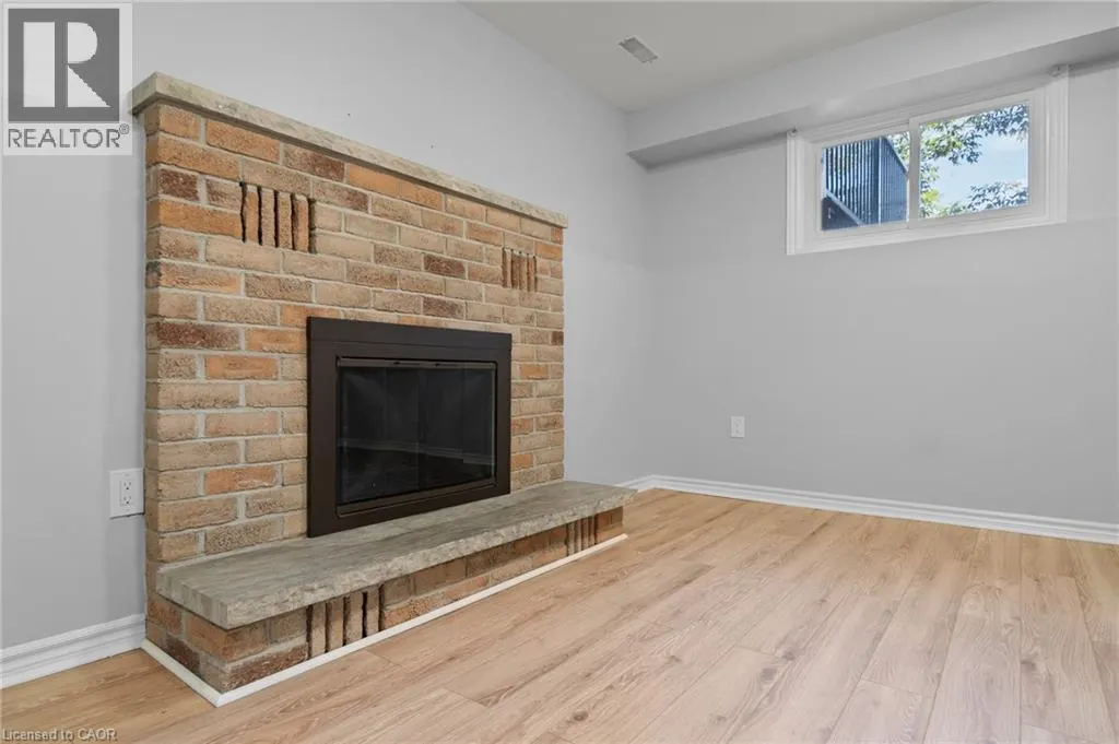 15 WINDFIELD Crescent