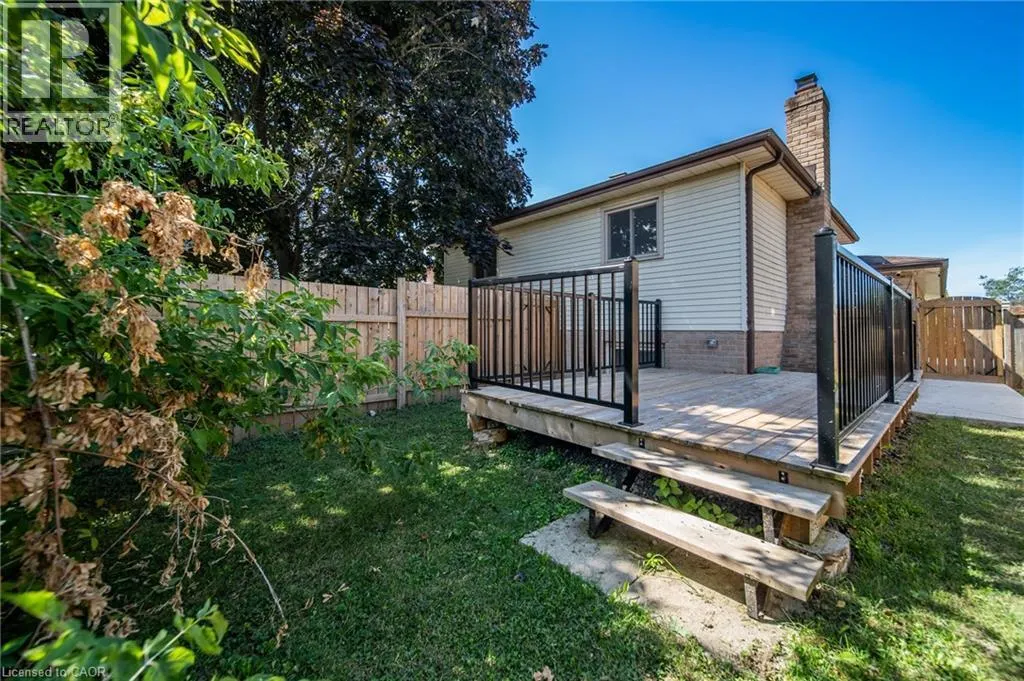 15 WINDFIELD Crescent