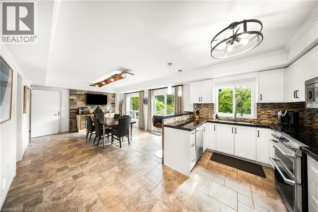 144 ENDEAVOUR Drive
