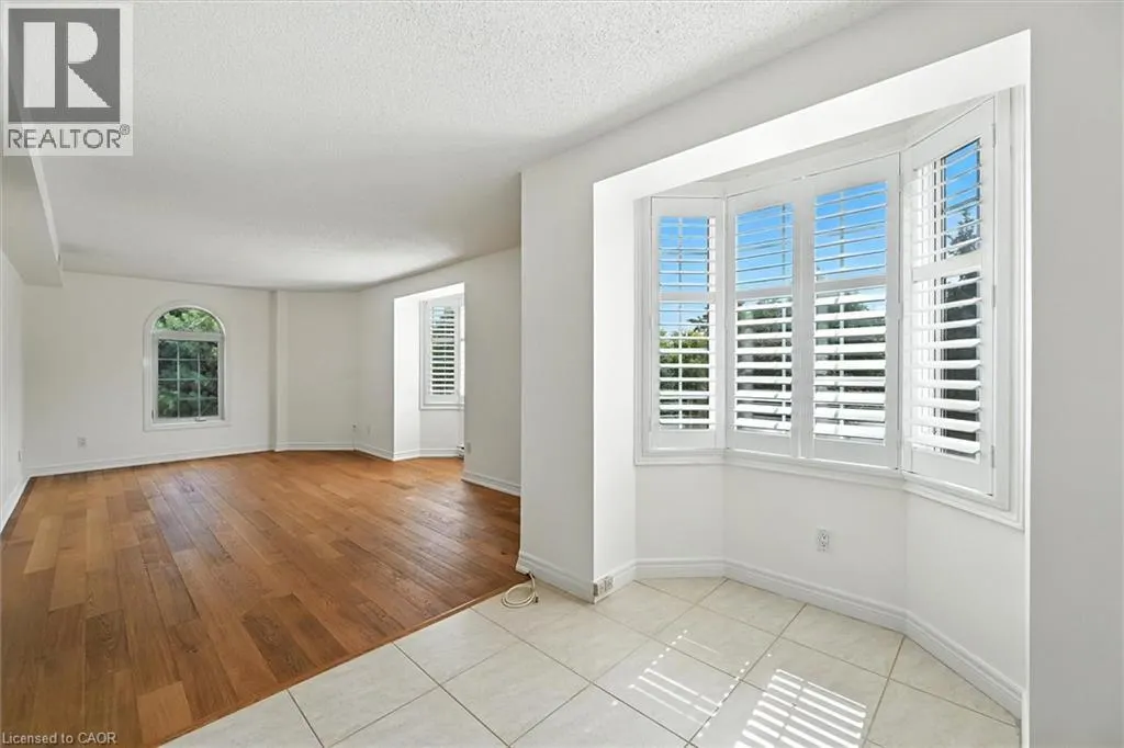 990 GOLF LINKS Road Unit# 204, #204