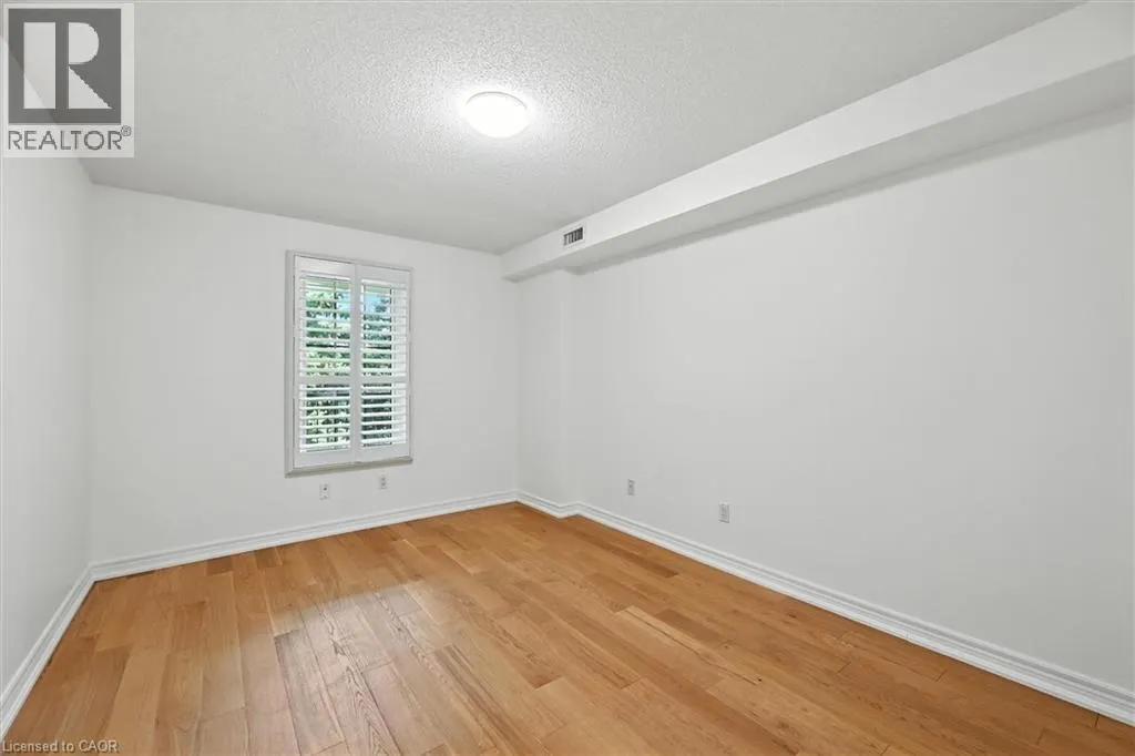 990 GOLF LINKS Road Unit# 204, #204