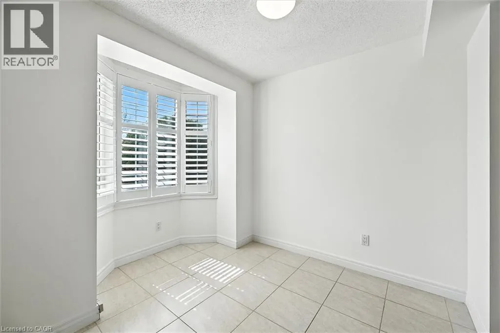990 GOLF LINKS Road Unit# 204, #204