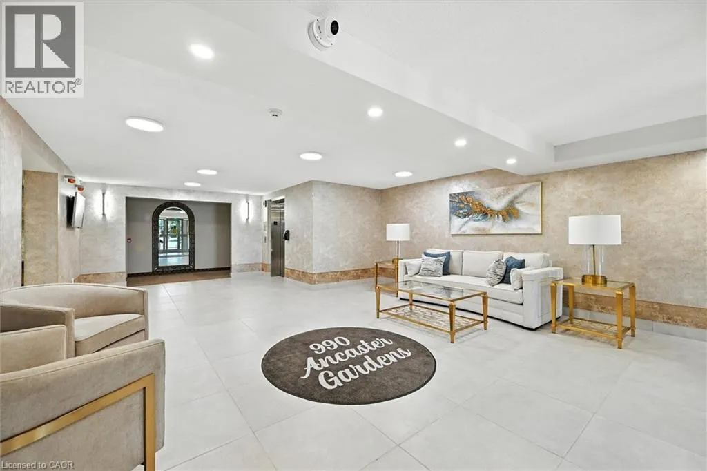 990 GOLF LINKS Road Unit# 204, #204