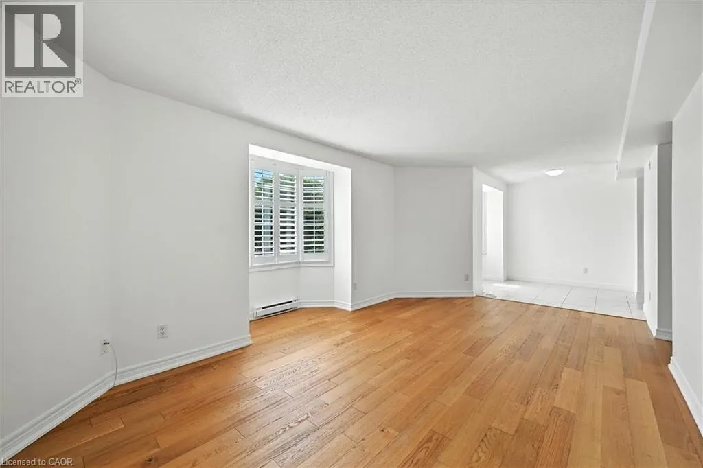 990 GOLF LINKS Road Unit# 204, #204