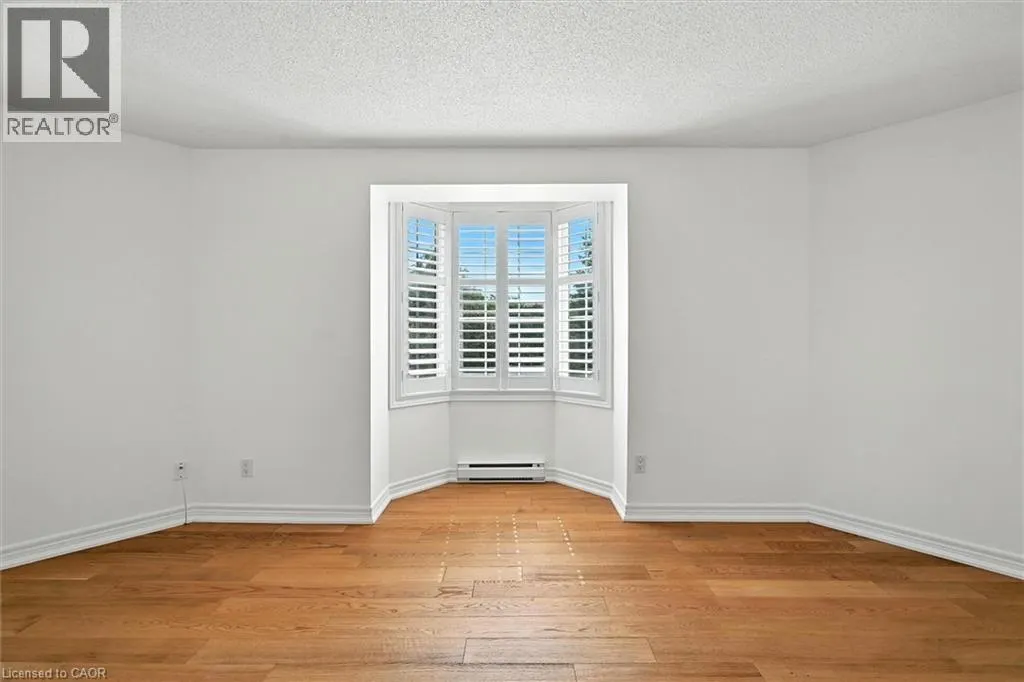 990 GOLF LINKS Road Unit# 204, #204