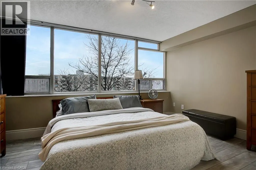 3227 KING Street E Unit# 409, #409