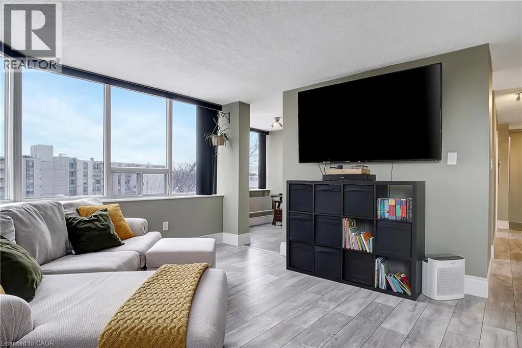 3227 KING Street E Unit# 409, #409