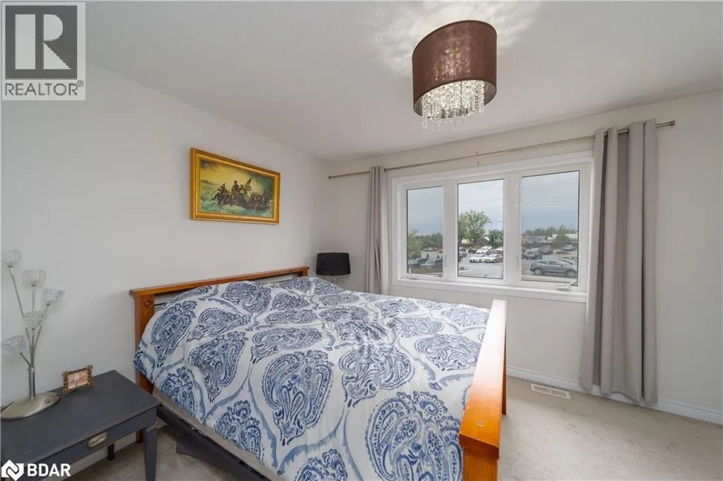 48 SNELGROVE Crescent