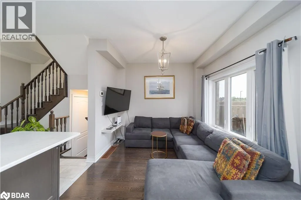 48 SNELGROVE Crescent