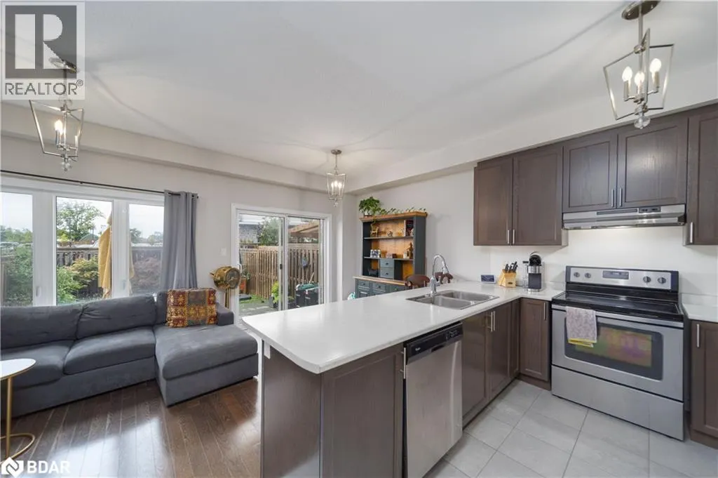 48 SNELGROVE Crescent