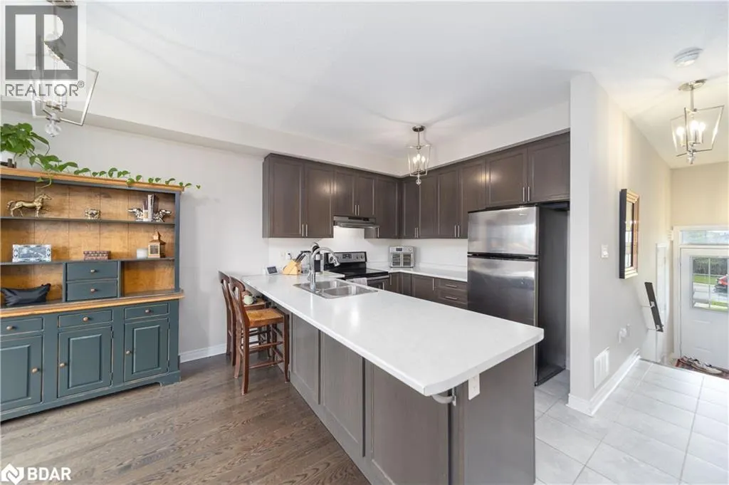 48 SNELGROVE Crescent