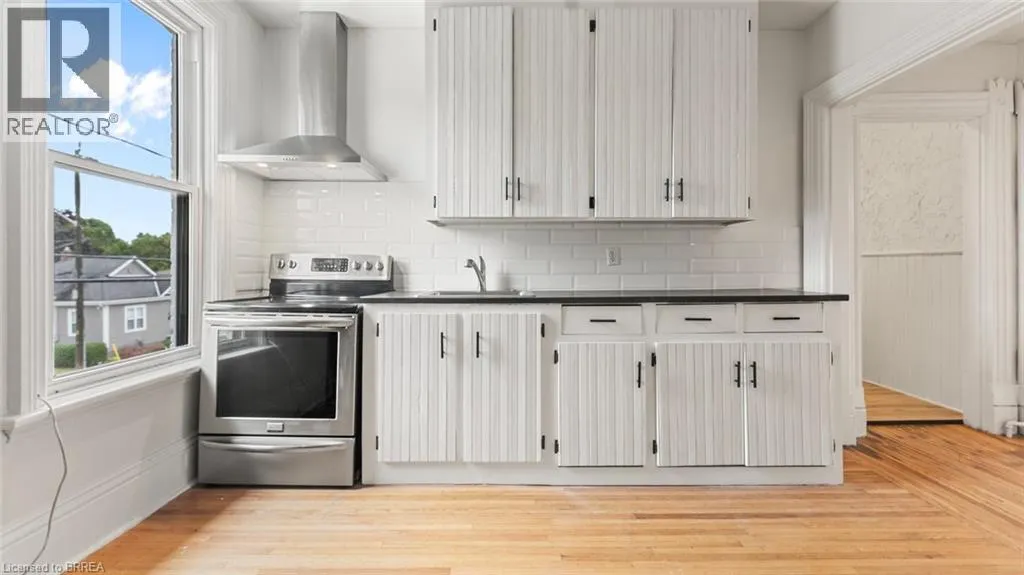 4 ST GEORGE Street Unit# 2, #2