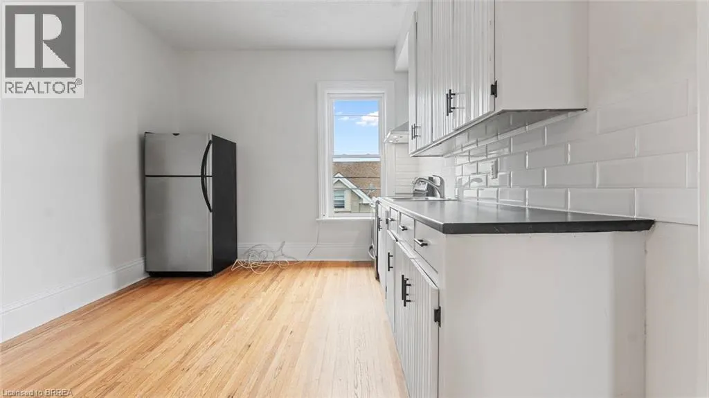 4 ST GEORGE Street Unit# 2, #2